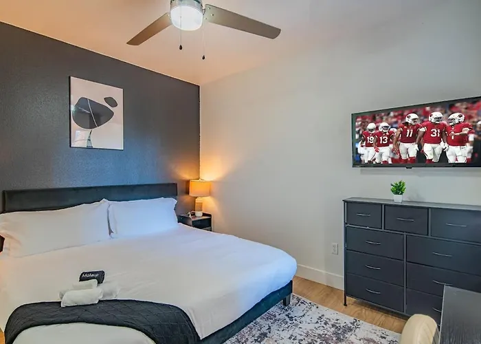 Chic 2bd King Bed With Pool, Hot Tub, Gym, Parking Apartament Glendale