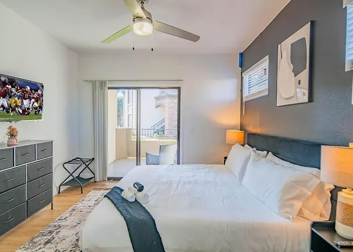 Chic 2bd King Bed With Pool, Hot Tub, Gym, Parking Apartament