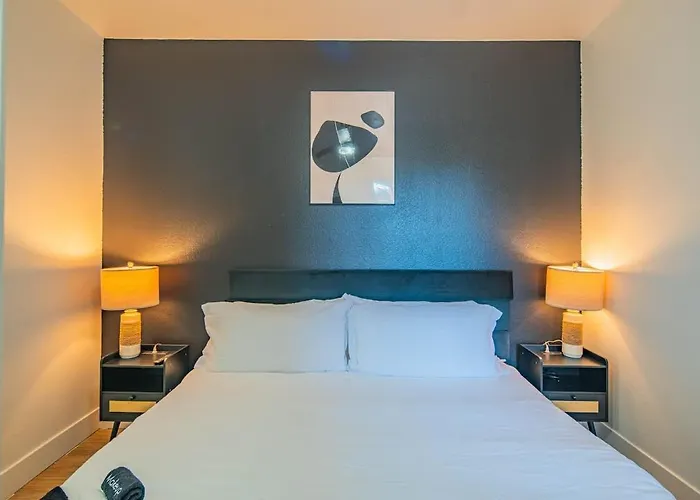 Apartament Chic 2bd King Bed With Pool, Hot Tub, Gym, Parking