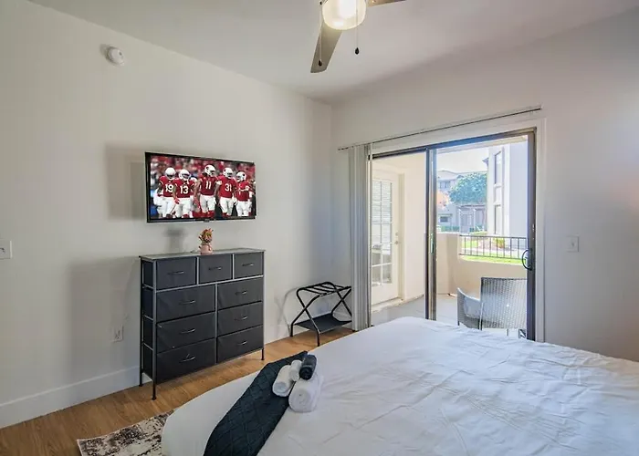 Chic 2bd King Bed With Pool, Hot Tub, Gym, Parking Apartament Glendale