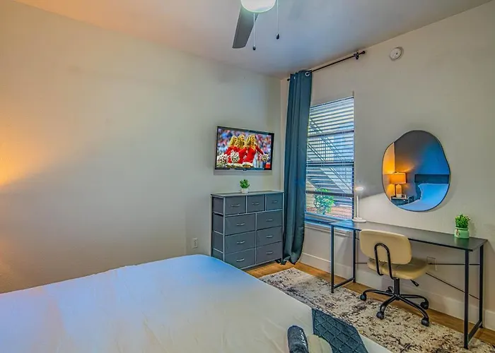 Chic 2bd King Bed With Pool, Hot Tub, Gym, Parking Apartament Glendale