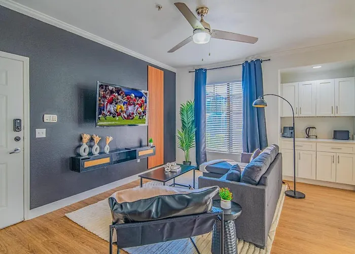 Apartament Chic 2bd King Bed With Pool, Hot Tub, Gym, Parking